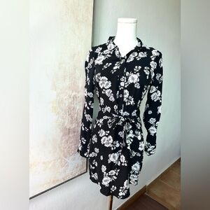 Guess Mini Dress Floral Black and White Romantic Dark Cottagecore Button-down
